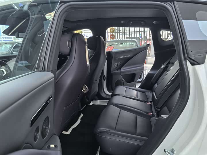 Фото 9 - Avatr 07