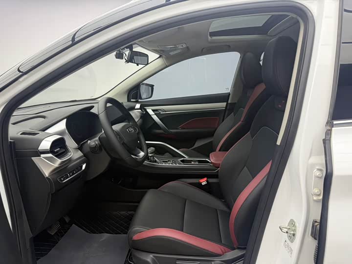 Фото 7 - Geely Coolray