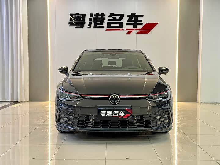 Фото 2 - Volkswagen Golf GTI