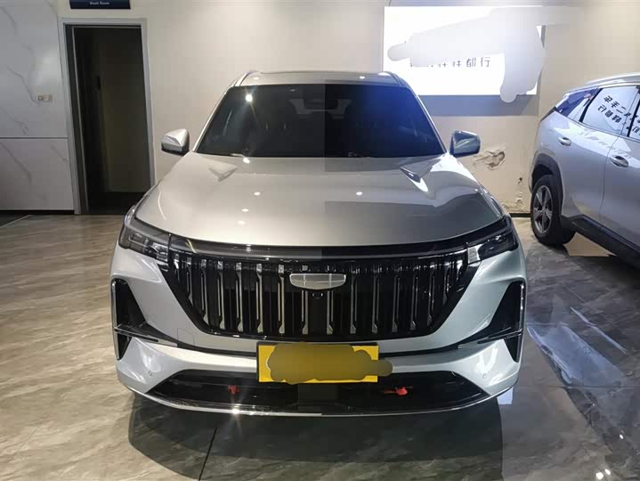 Фото 2 - Geely Atlas L