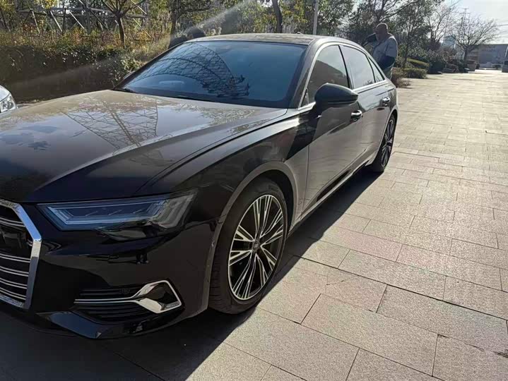 Фото 2 - Audi A6L