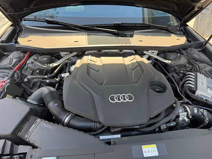 Фото 8 - Audi A6L