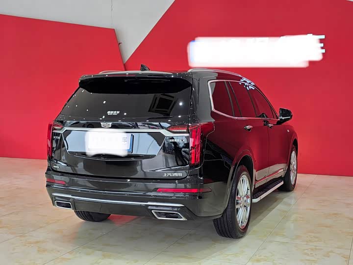 Photo 4 - Cadillac XT6