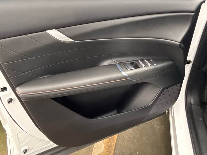 Фото 8 - Changan CS75 Plus