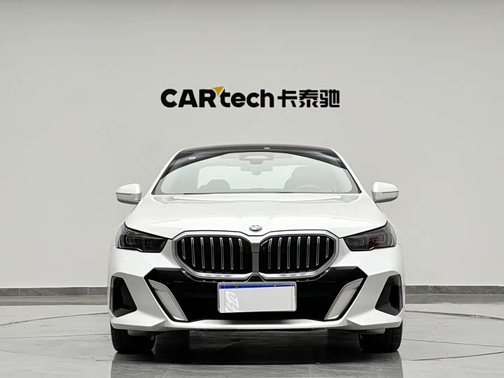 Фото 2 - BMW 5 Series