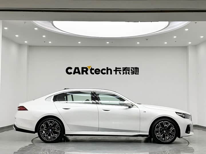 Фото 4 - BMW 5 Series