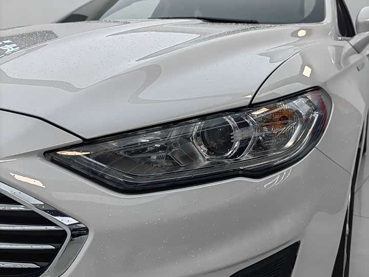 Фото 4 - Ford Mondeo