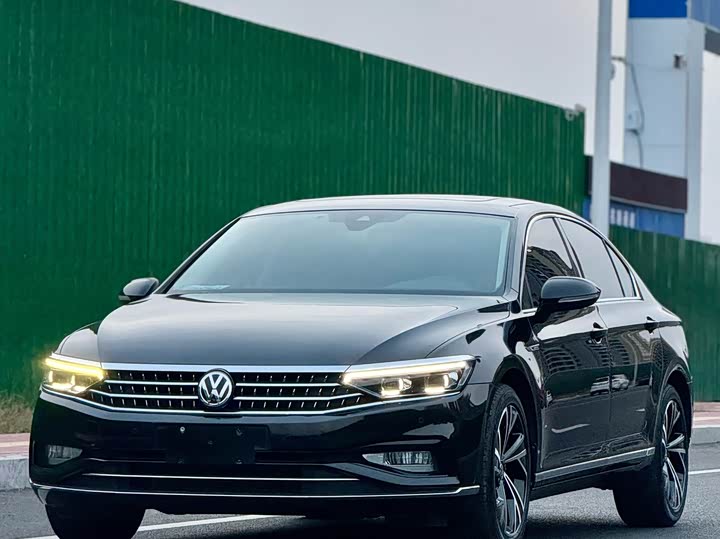 Фото 1 - Volkswagen Magotan