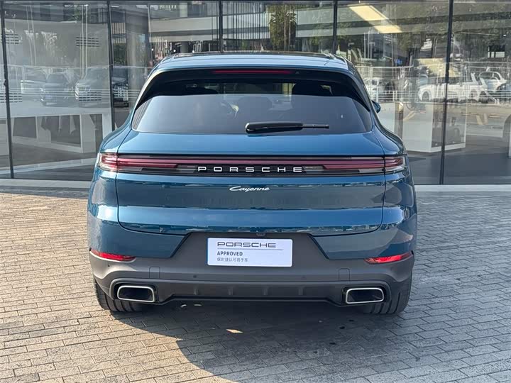 Photo 5 - Porsche Cayenne