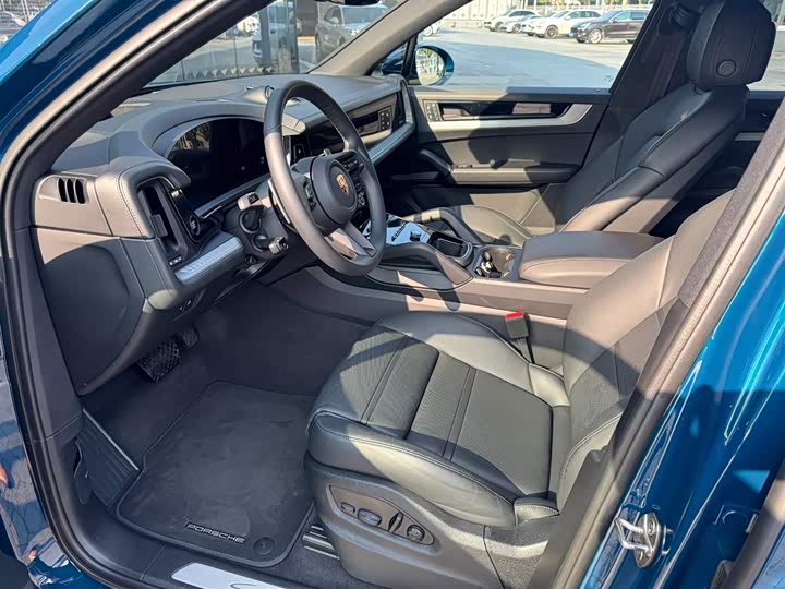 Photo 7 - Porsche Cayenne