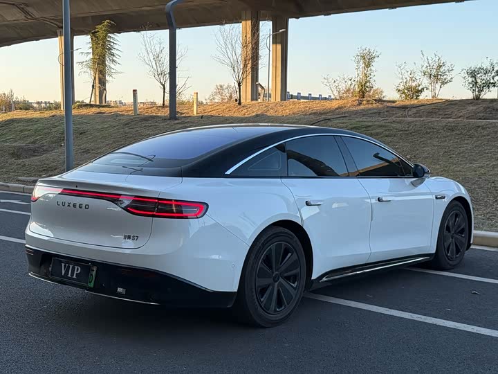 Фото 7 - Luxeed S7