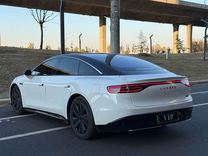 Фото 9 - Luxeed S7