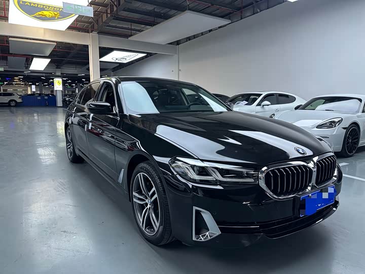 Photo 3 - BMW 5 Series