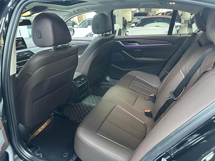 Photo 9 - BMW 5 Series