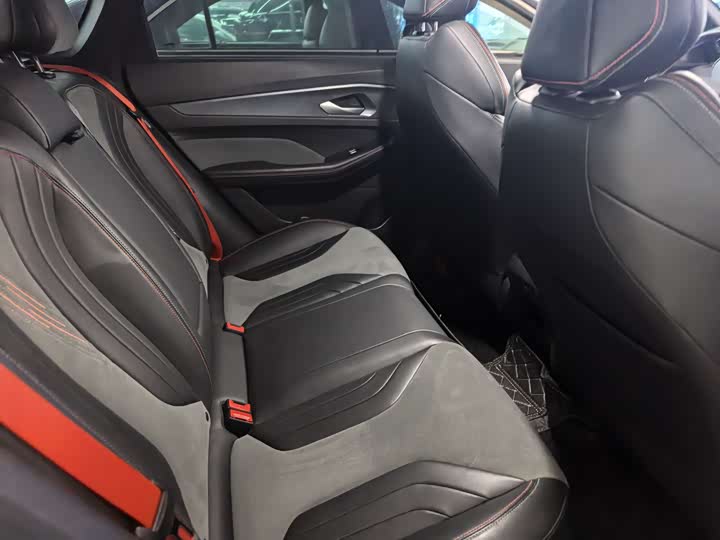 Фото 7 - Geely Binrui