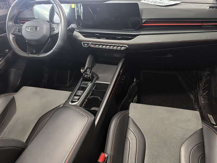 Фото 8 - Geely Binrui