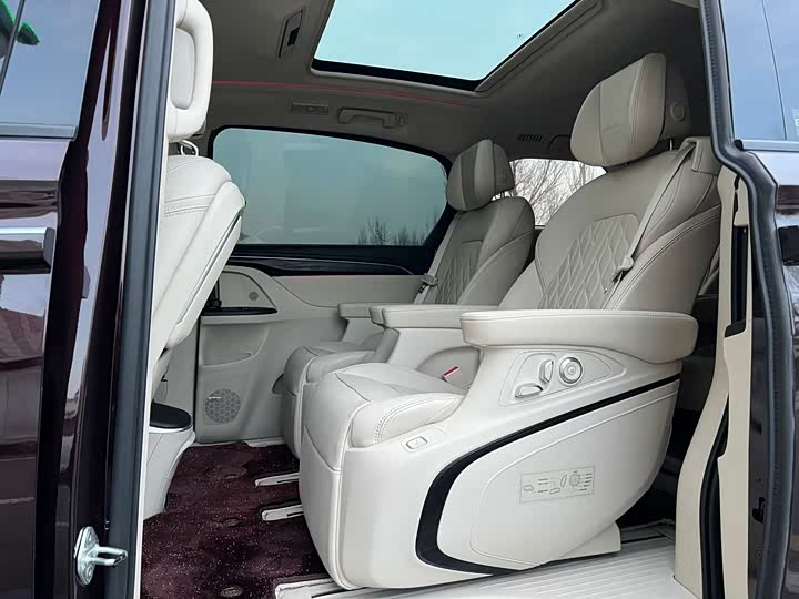 Фото 7 - Buick GL8 ES