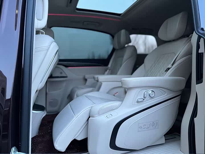 Фото 9 - Buick GL8 ES