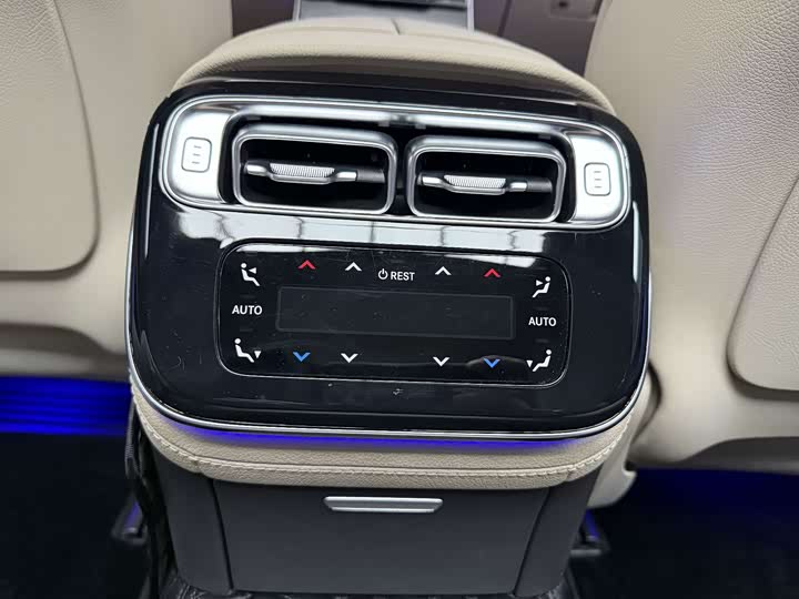 Фото 5 - Mercedes-Benz S-Class