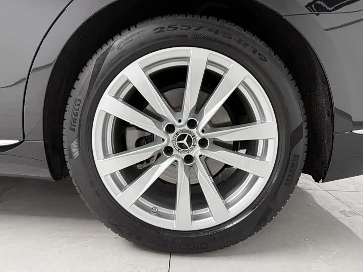 Фото 9 - Mercedes-Benz S-Class