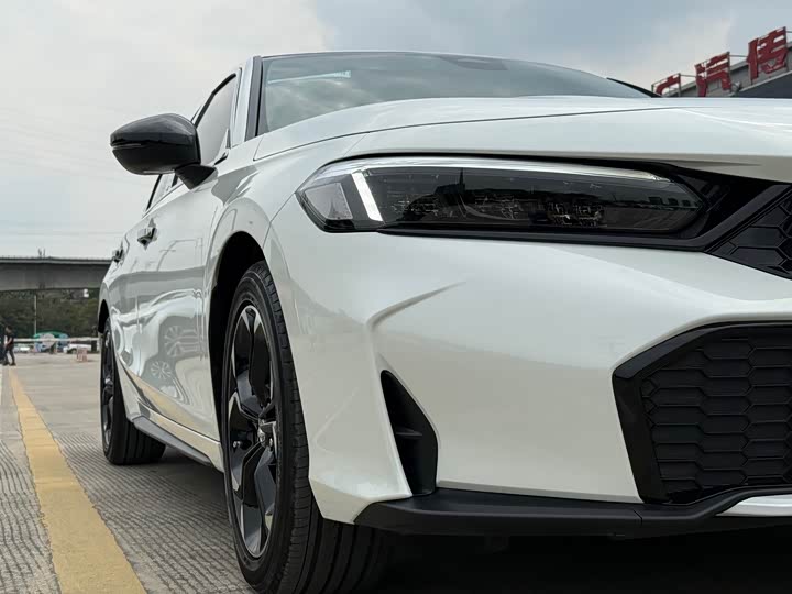 Фото 4 - Honda Civic