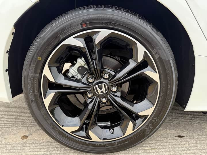 Фото 7 - Honda Civic