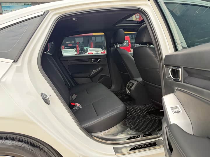 Фото 9 - Honda Civic