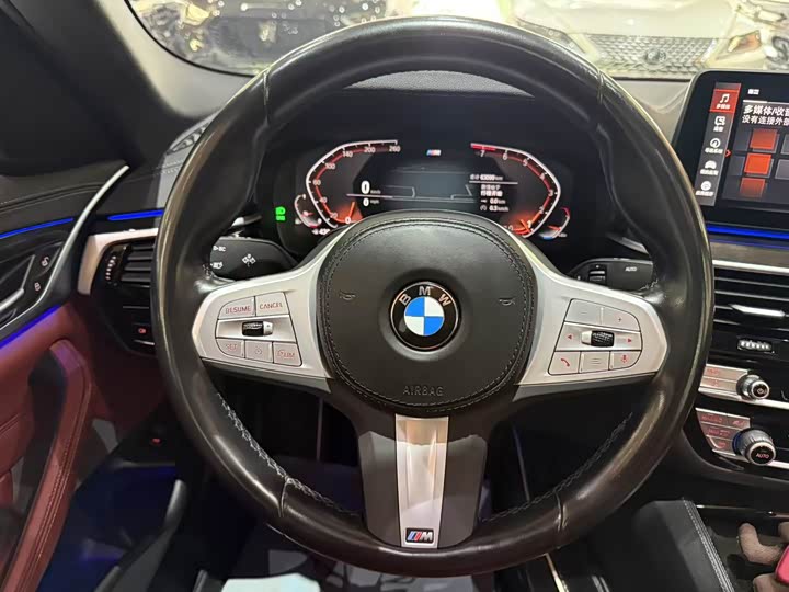 Zdjęcie 8 - BMW 5 Series