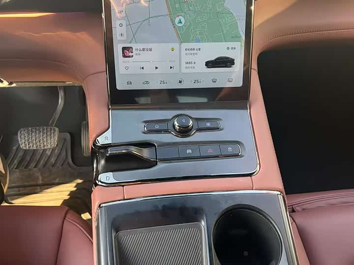 Фото 4 - Nio EC6