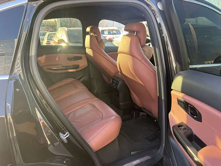 Фото 6 - Nio EC6