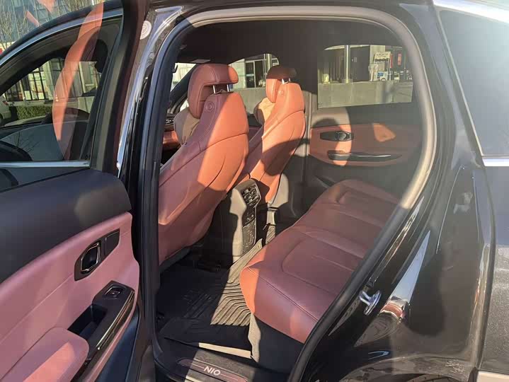 Фото 9 - Nio EC6