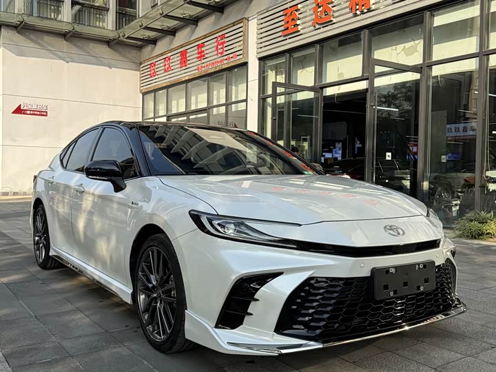 Photo 3 - Toyota Camry