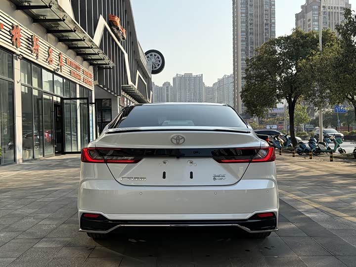 Photo 7 - Toyota Camry