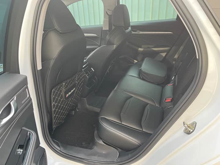 Фото 8 - Geely Preface