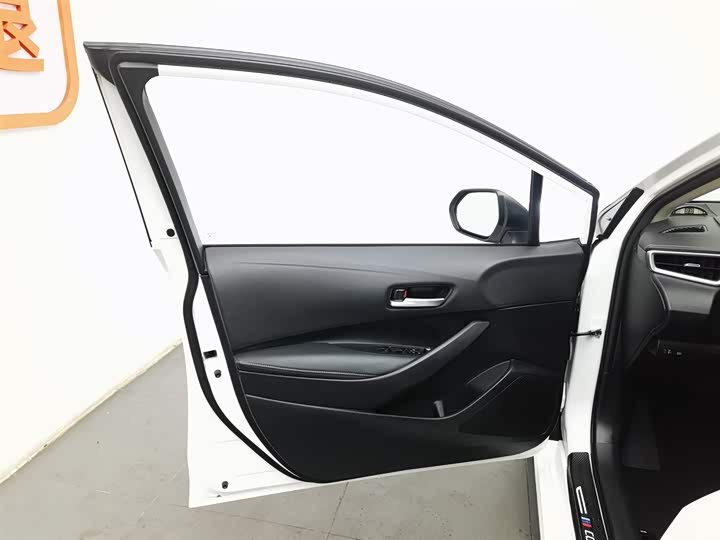 Photo 8 - Toyota Corolla