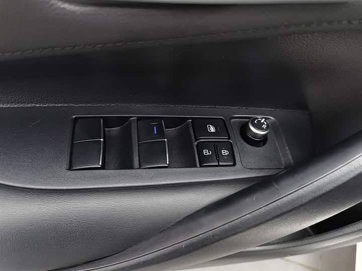 Photo 9 - Toyota Corolla