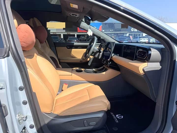 Photo 3 - Leapmotor C01