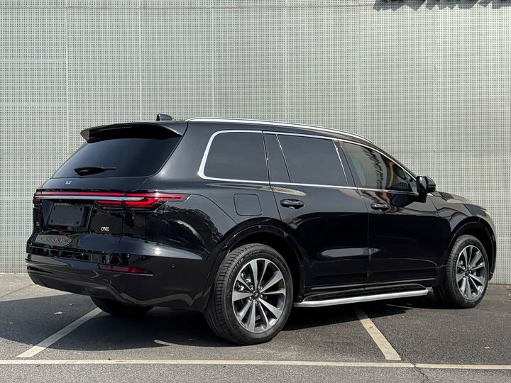 Фото 4 - LiXiang One