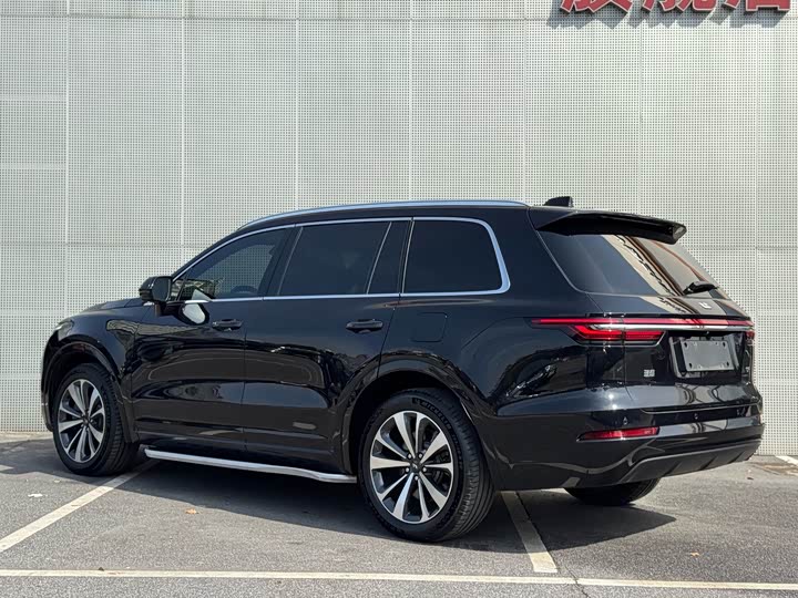 Фото 6 - LiXiang One