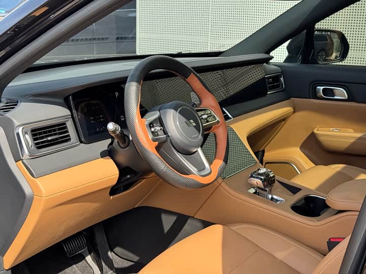 Фото 8 - LiXiang One