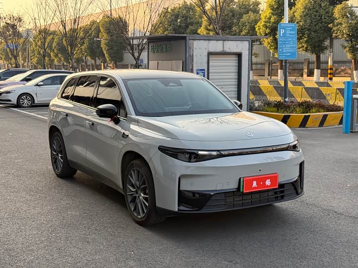 Фото 3 - Leapmotor C10