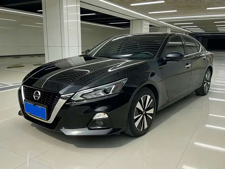 Фото 1 - Nissan Teana