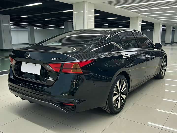 Фото 9 - Nissan Teana