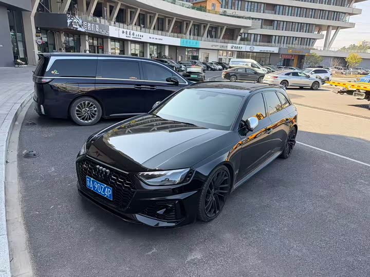 Audi RS 4 2023 2023款 RS4 Avant 常规版