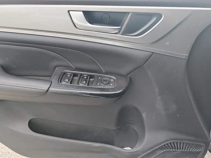 Фото 7 - Haval M6