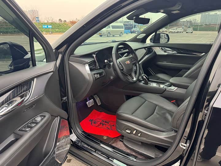 Фото 4 - Cadillac XT6