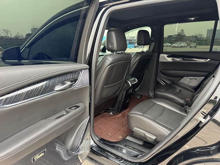 Фото 5 - Cadillac XT6