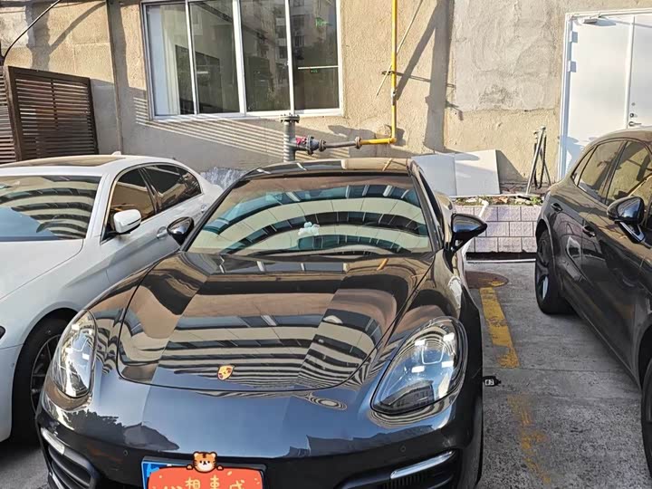 Фото 1 - Porsche Panamera