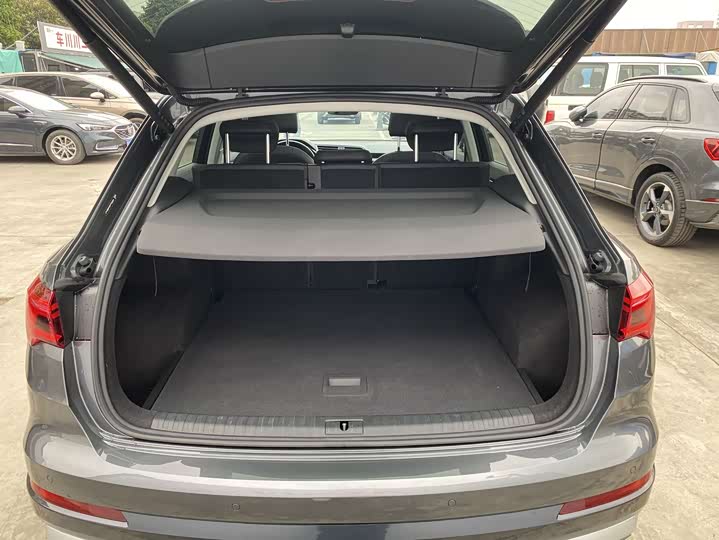 Фото 6 - Audi Q3