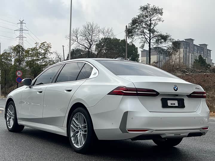 Фото 5 - BMW 5 Series